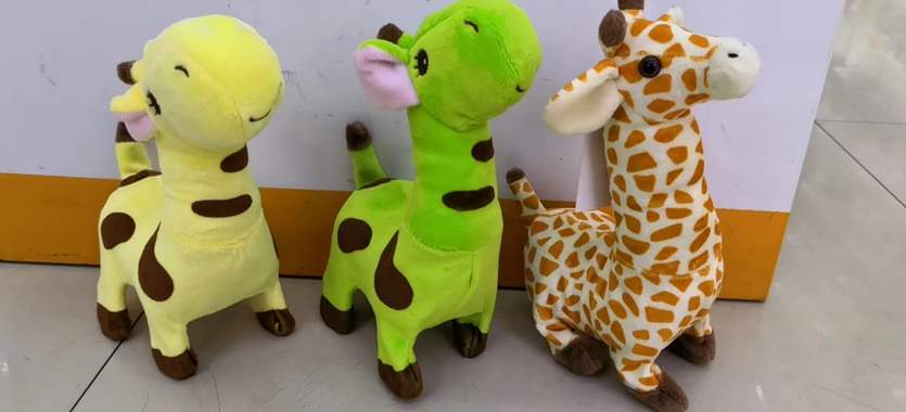 חיות פרווה מתהלכות מנגנות ומקשקשות בזנב : image 1 חיות פרווה מתהלכות מנגנות ומקשקשות בזנב : image 1